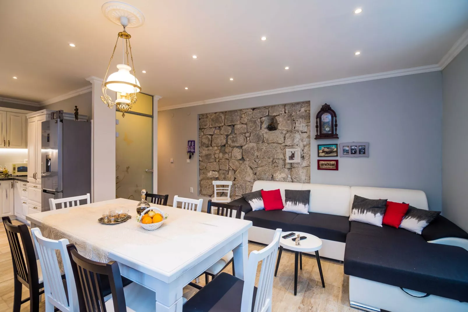 Villa Nives - Three-Bedroom Villa with Terrace and Sea View