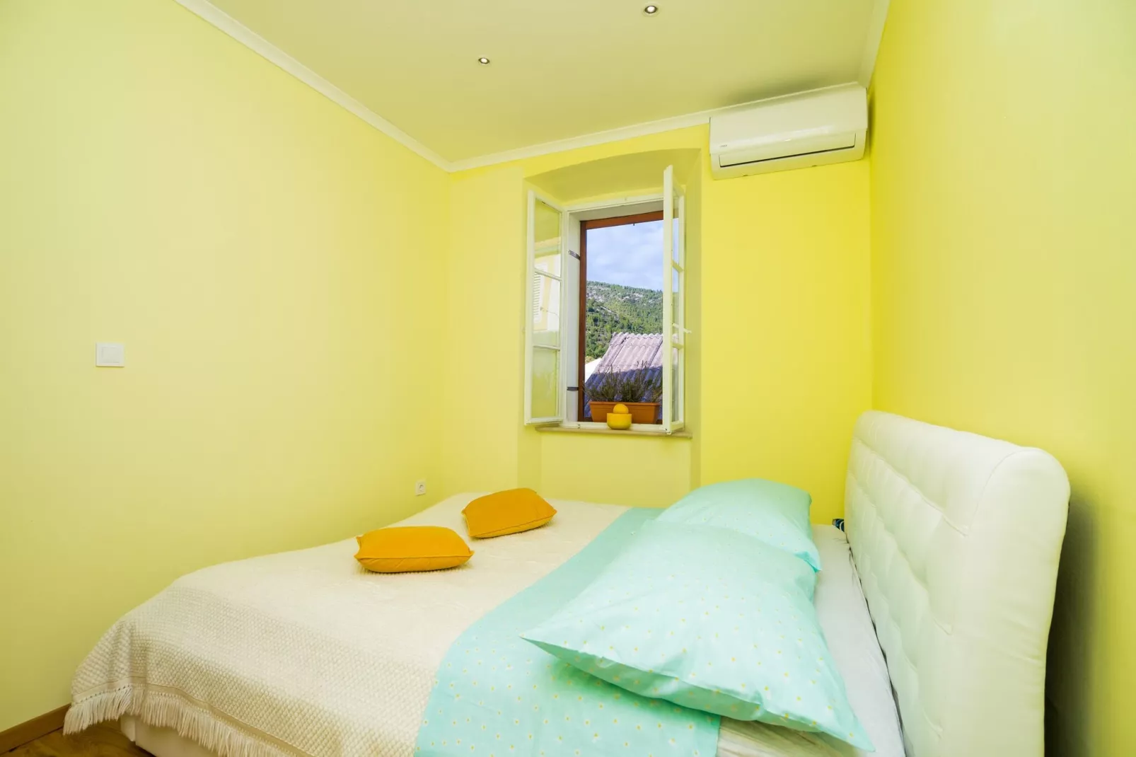 Villa Nives - Three-Bedroom Villa with Terrace and Sea View-Bedroom