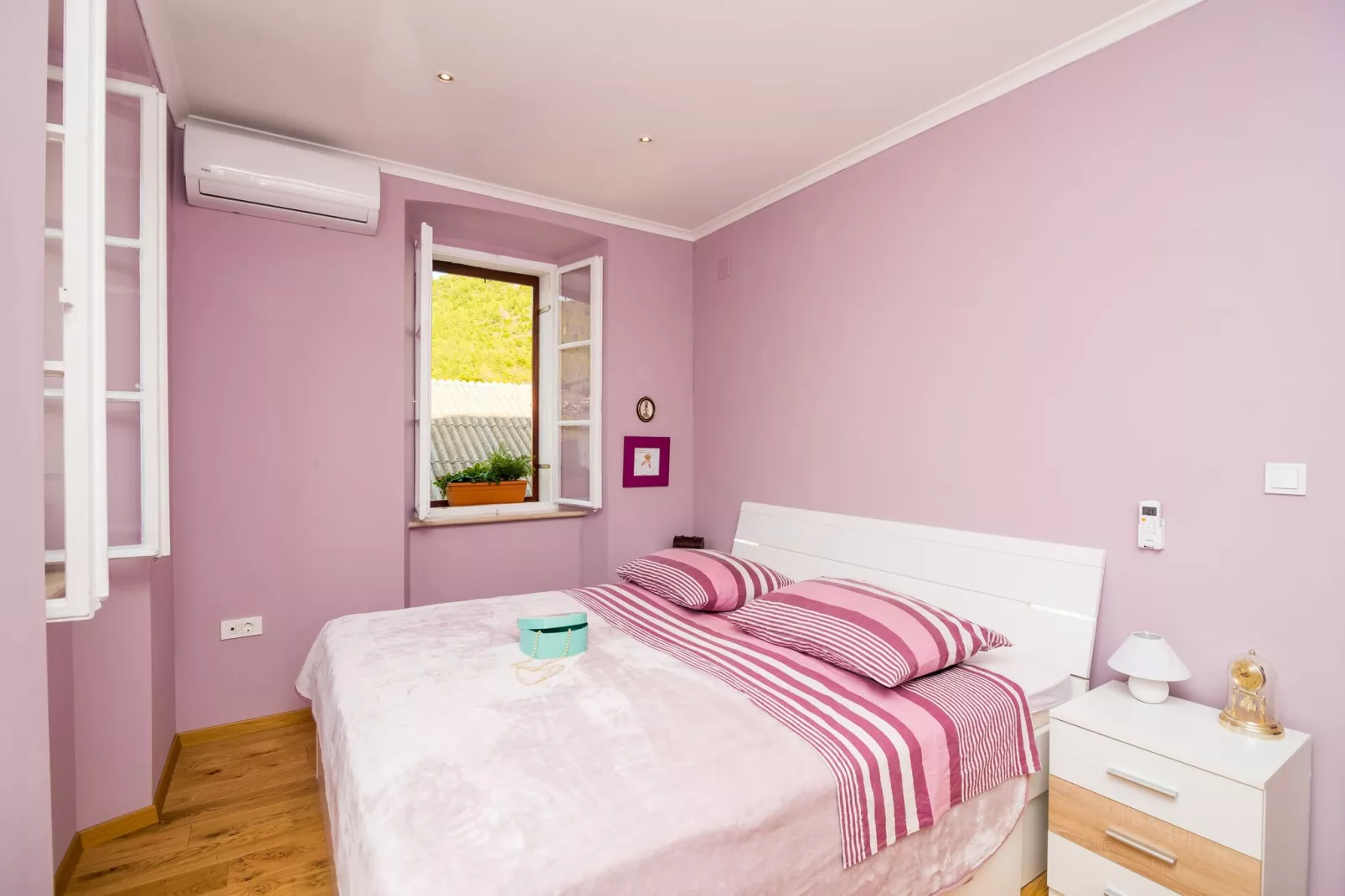 Villa Nives - Three-Bedroom Villa with Terrace and Sea View-Bedroom