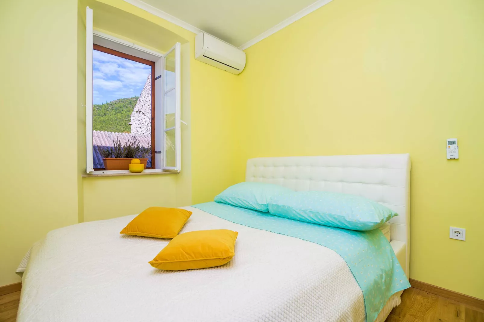 Villa Nives - Three-Bedroom Villa with Terrace and Sea View-Bedroom