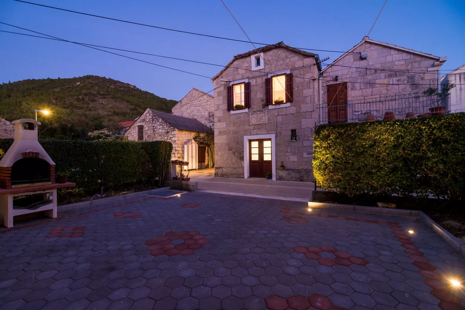Villa Nives - Three-Bedroom Villa with Terrace and Sea View-Outdoor