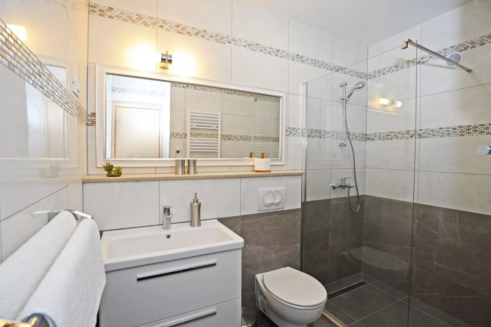 Nika Family Apartments - Standard Studio Apartment with Side Terrace and Partial Sea View (A2)-Salle de bain