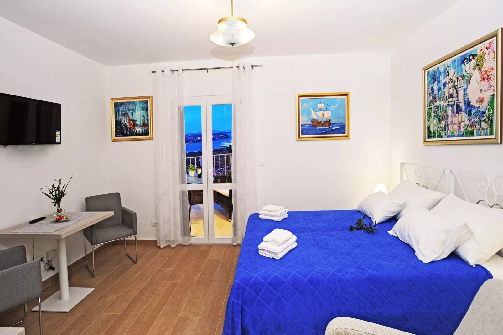 Nika Family Apartments - Comfort Studio Apartment with Balcony and Sea View (A4)-Bedroom