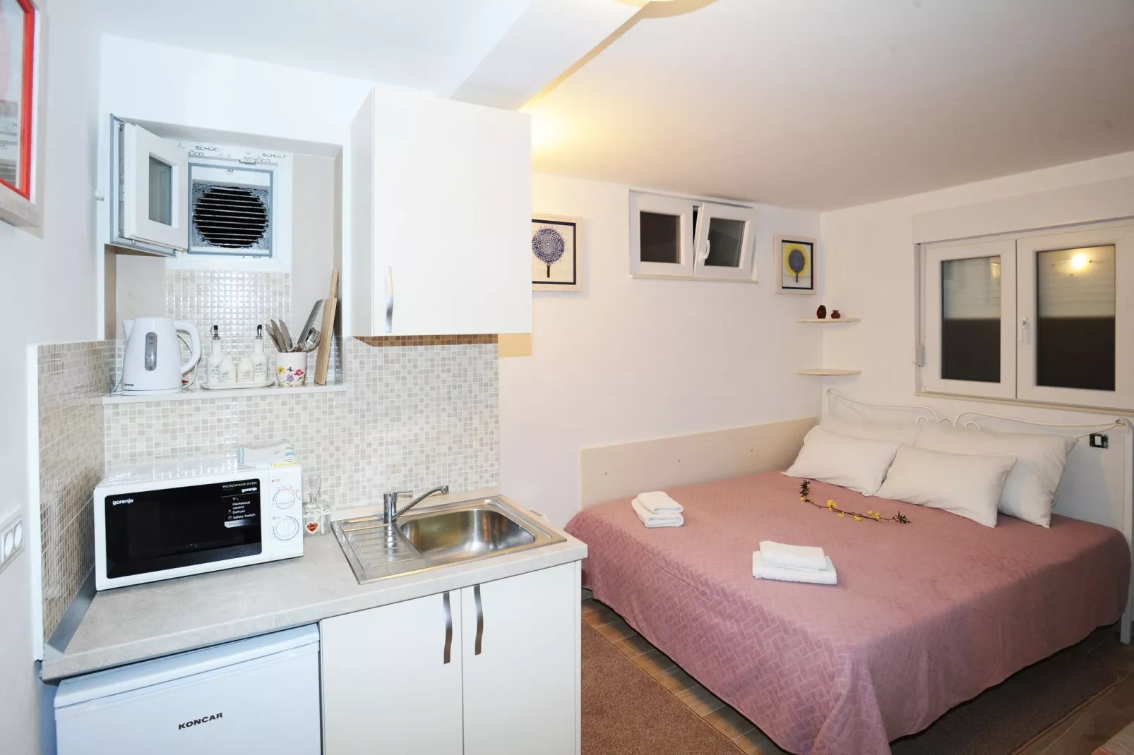 Nika Family Apartments - Basic Studio Apartment with External Terrace and Sea View (A5)-Schlafzimmer