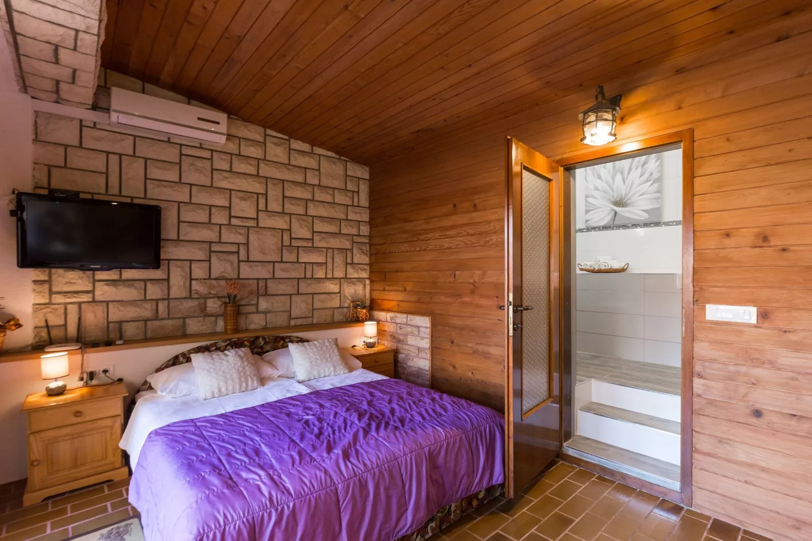 Big Terrace Apartment - Studio with Terrace and City View - First floor-Bedroom