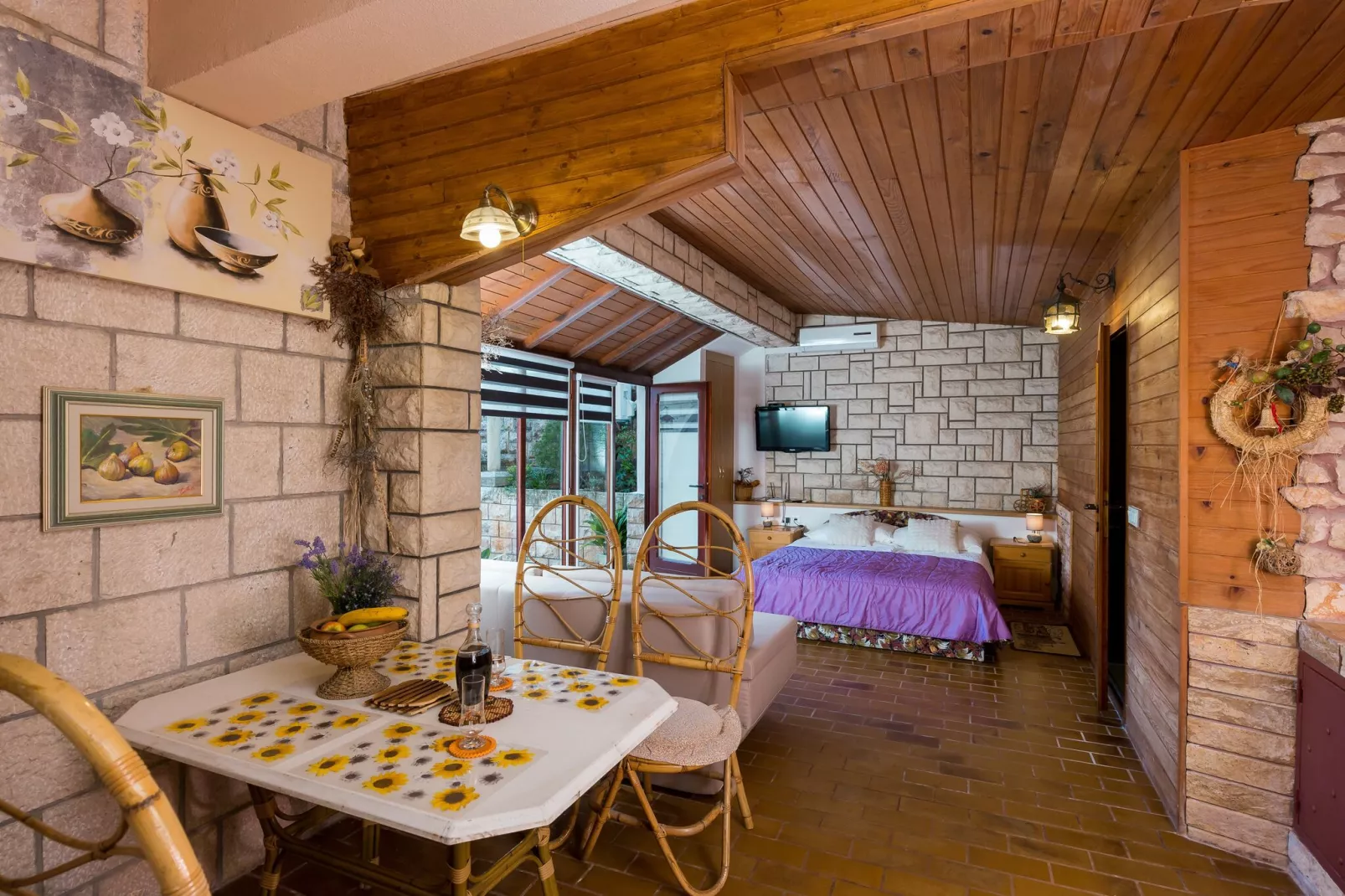 Big Terrace Apartment - Studio with Terrace and City View - First floor-Bedroom