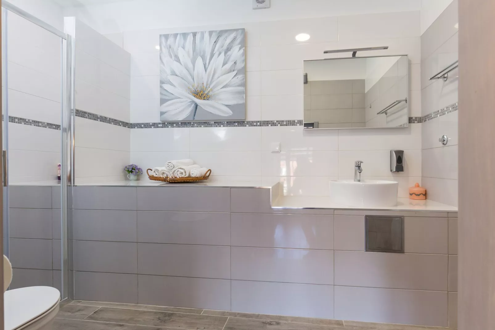 Big Terrace Apartment - Studio with Terrace and City View - First floor-Bathroom