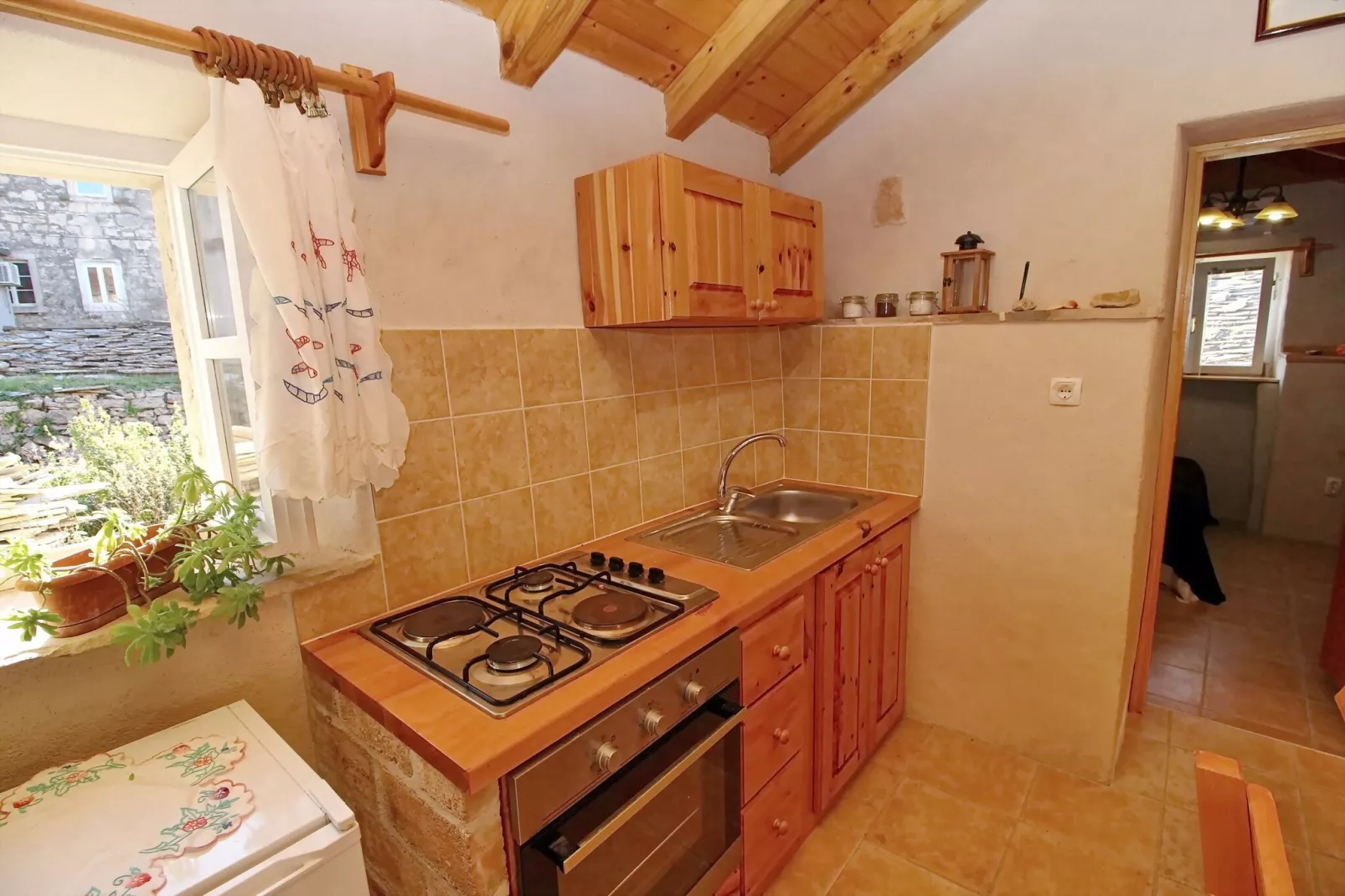 Stone House Harmony - One Bedroom Apartment with Patio and Garden View ( 1 )-Kitchen