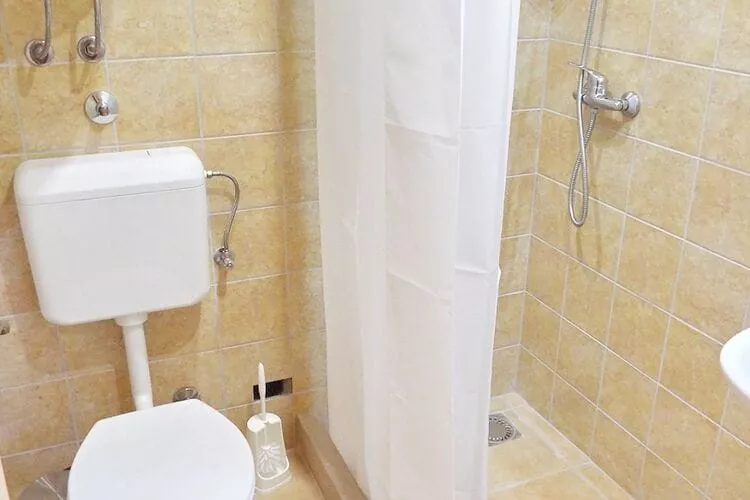 Stone House Harmony -Studio Apartment with Patio and Garden View ( 2 )-Salle de bain