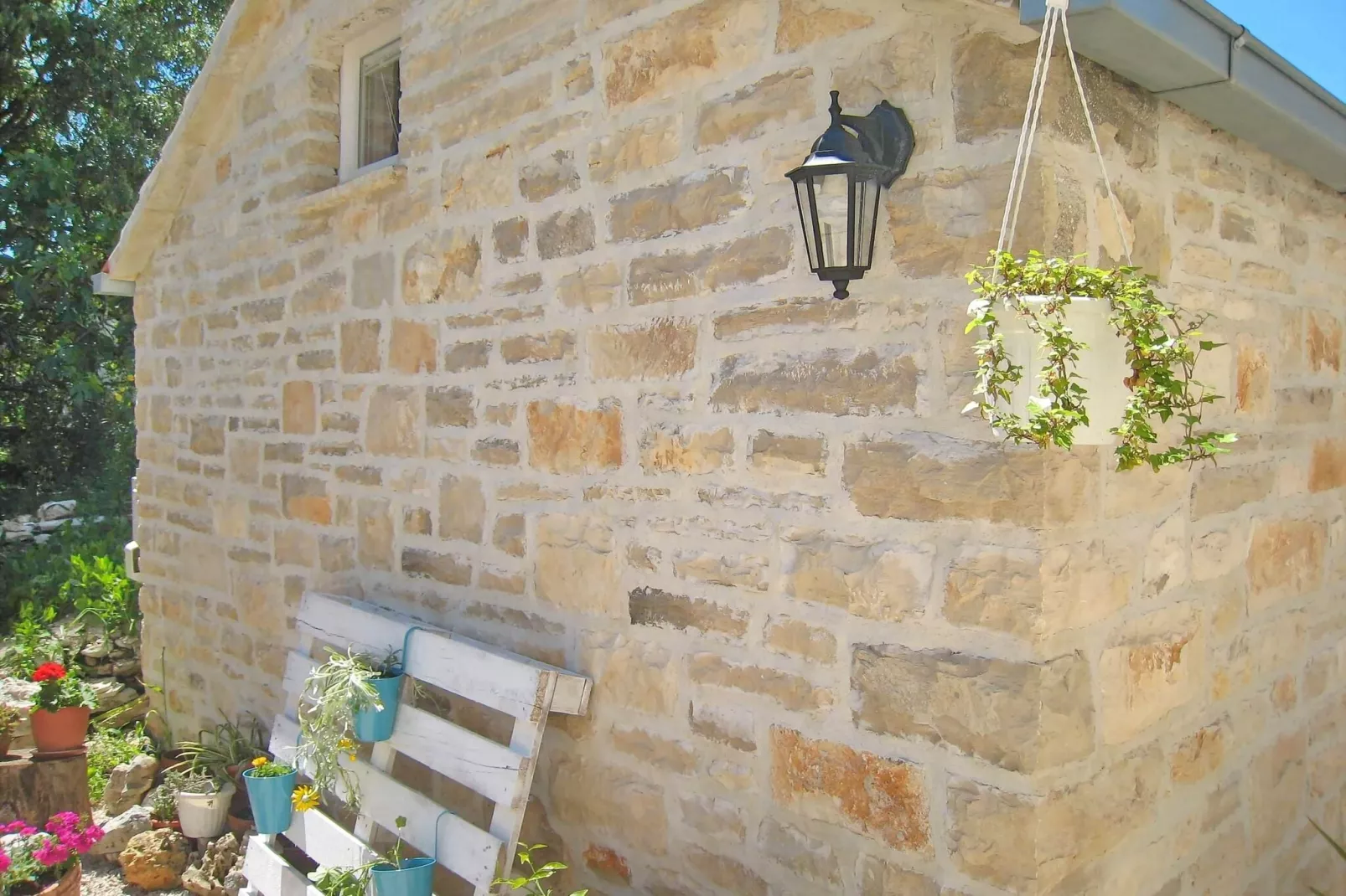 Stone House Harmony -Studio Apartment with Patio and Garden View ( 2 )-Extérieur