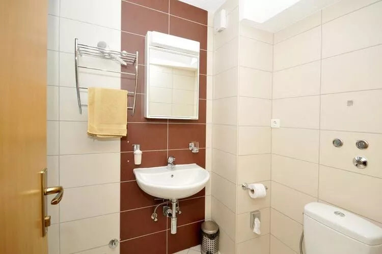 Apartments Villa Moonlight - One Bedroom Apartment with Sea View Balcony and Terrace (Sandra)-Bathroom