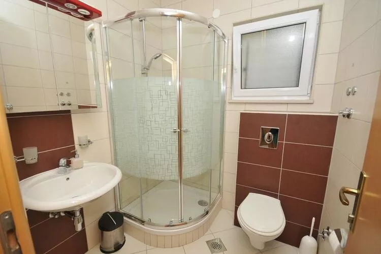 Apartments Villa Moonlight - One Bedroom Apartment with Sea View Terrace and Balcony (Mia)-Bathroom