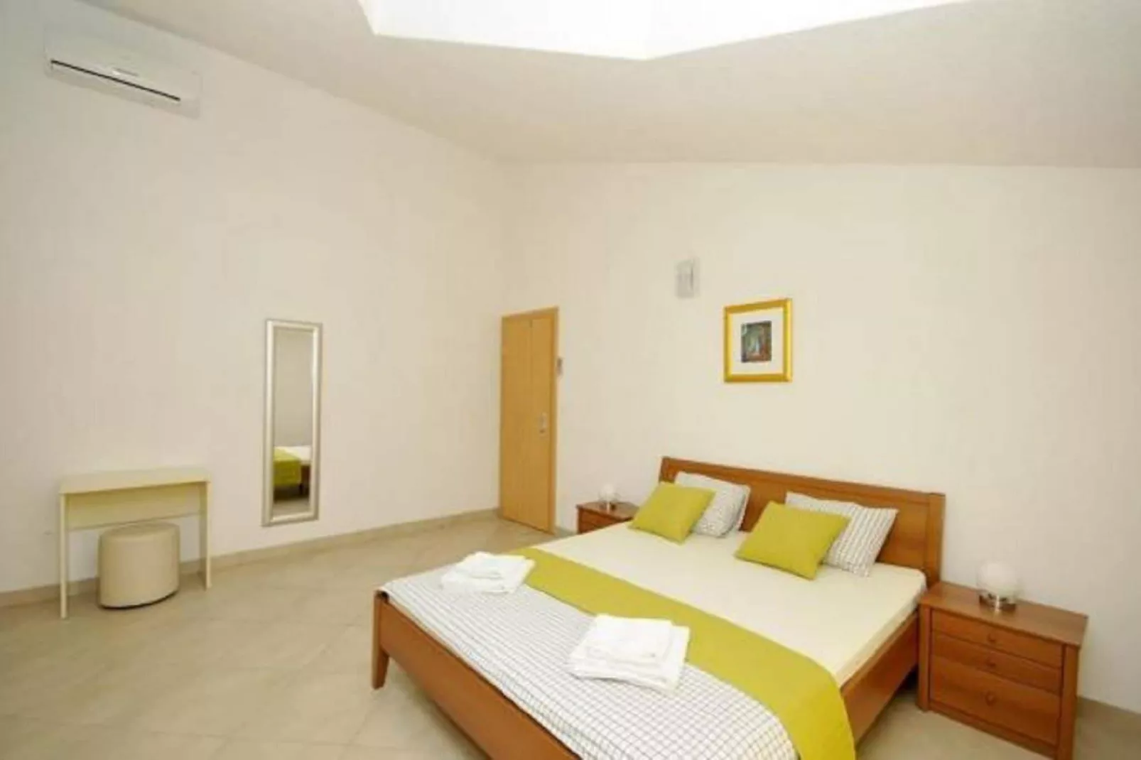 Apartments Villa Moonlight - Standard One Bedroom Apartment with Balcony (Alice)-Bedroom