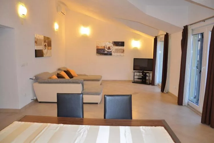 Apartments Villa Moonlight - Two Bedroom Apartment with Sea View Balcony and Terrace (Delux)-Dining room
