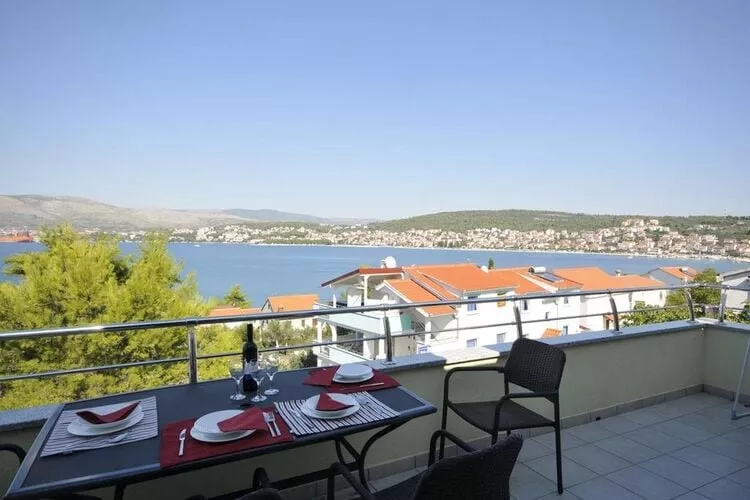 Apartments Villa Moonlight - Two Bedroom Apartment with Sea View Balcony and Terrace (Delux)-Terrace balcony