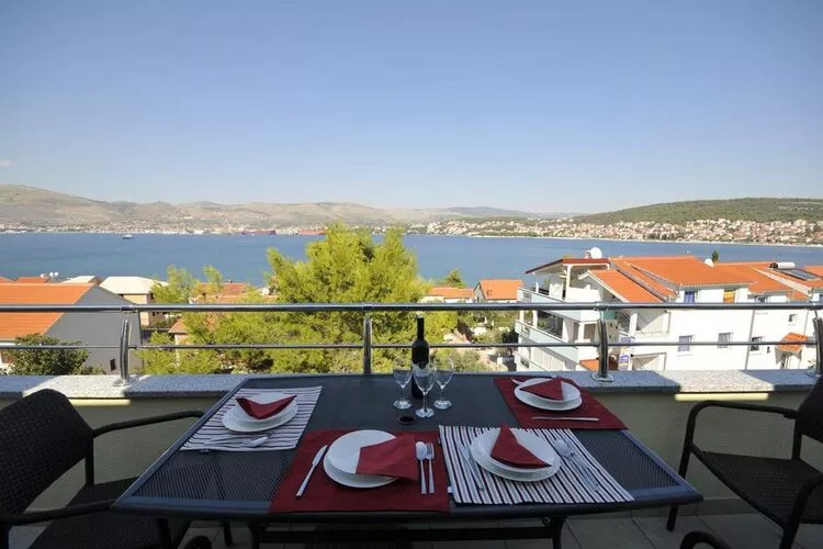 Apartments Villa Moonlight - Two Bedroom Apartment with Sea View Balcony and Terrace (Delux)