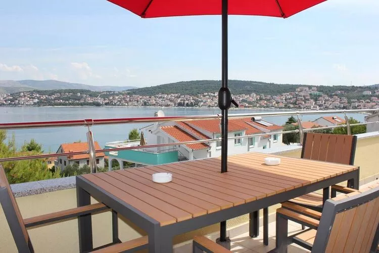 Apartments Villa Moonlight - Two Bedroom Apartment with Sea View Balcony and Terrace (Delux)-Terrace balcony