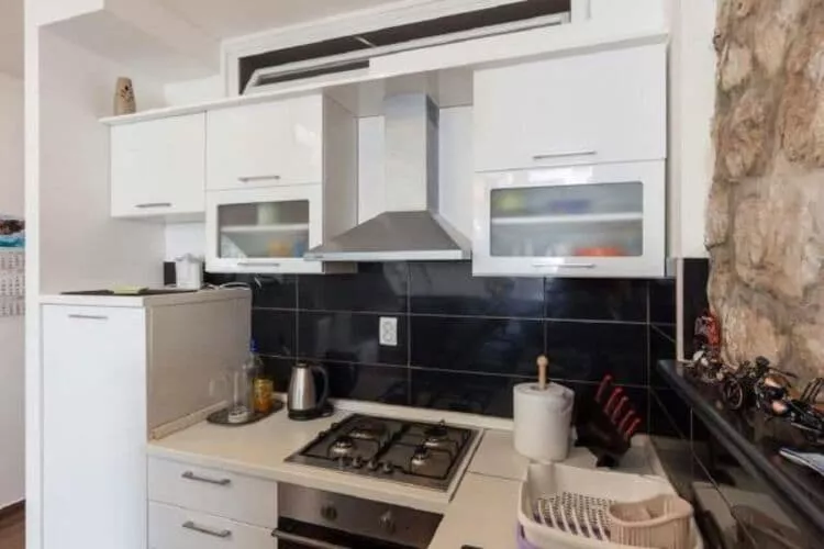 Aquarium Duplex - Duplex Two-Bedroom Apartment with Terrace-Cuisine