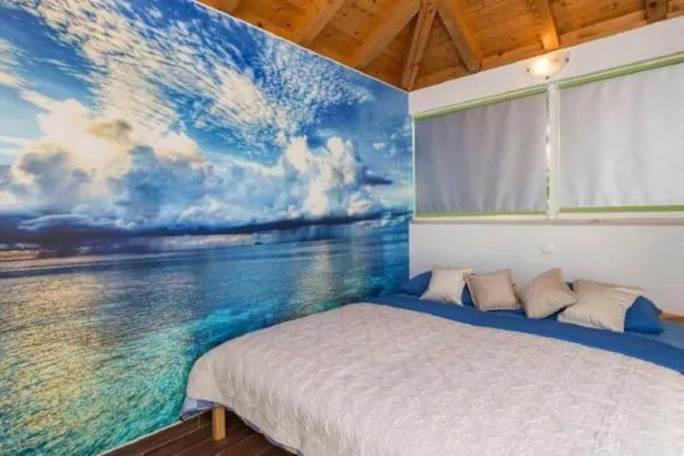 Aquarium Duplex - Duplex Two-Bedroom Apartment with Terrace-Chambre