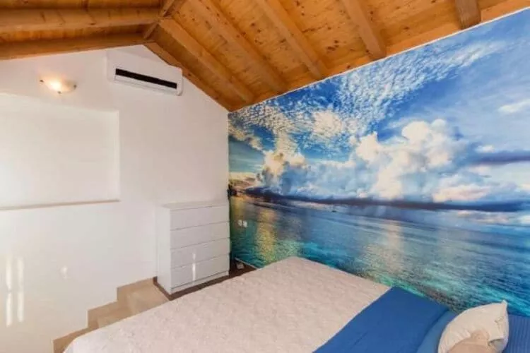 Aquarium Duplex - Duplex Two-Bedroom Apartment with Terrace-Chambre