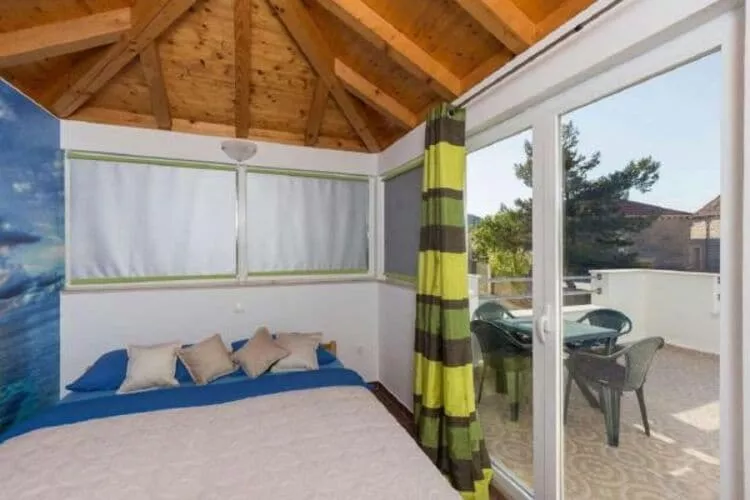 Aquarium Duplex - Duplex Two-Bedroom Apartment with Terrace-Chambre