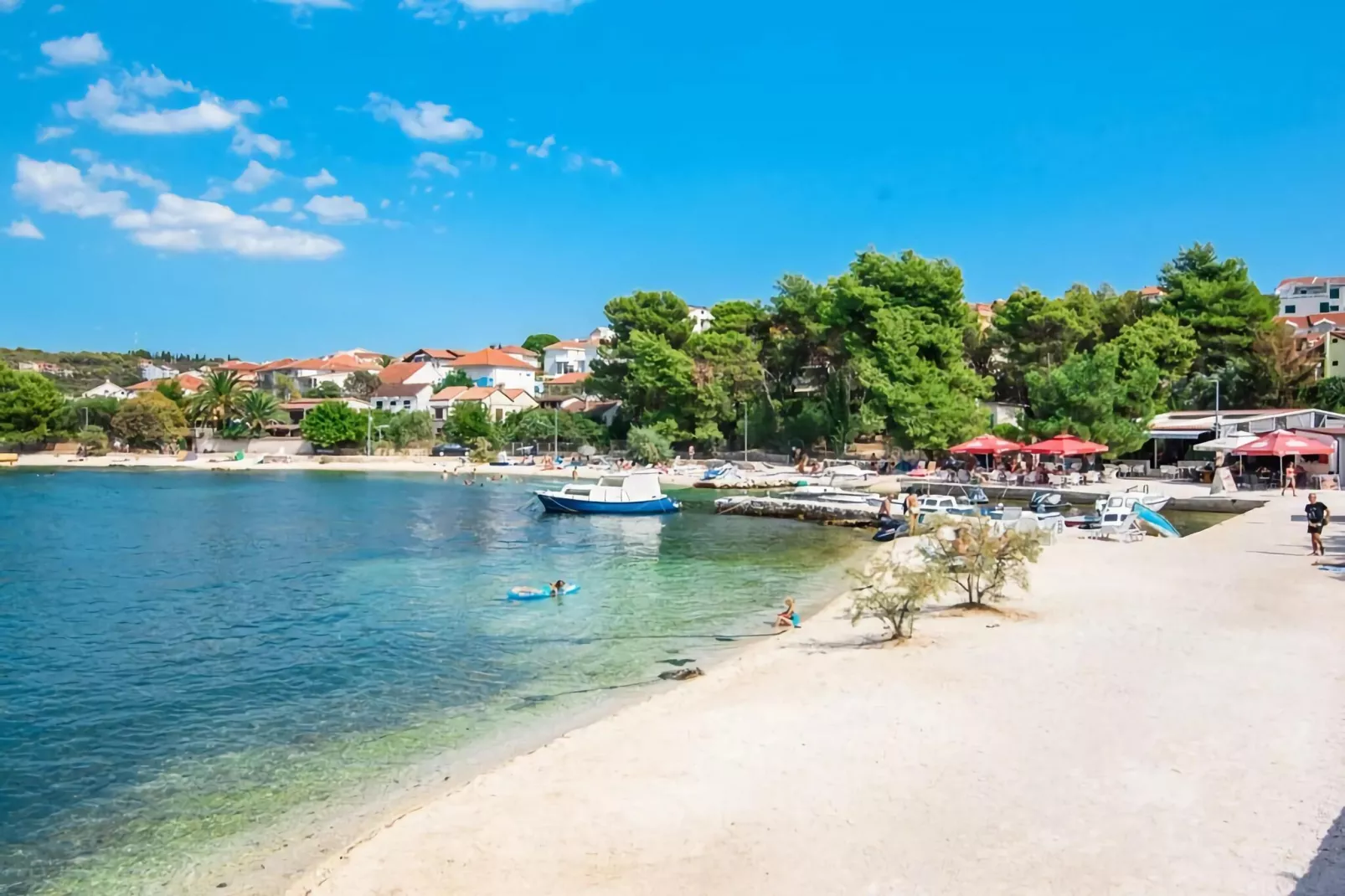 Apartments Villa Kameja - One Bedroom Apartment with Balcony and Sea View (Plavi)-Gebiete Sommer 5 km
