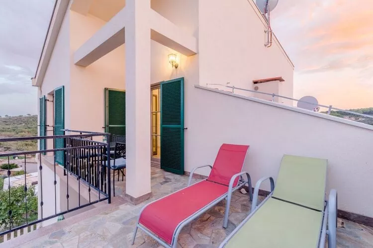 Apartments Villa Kameja - Two Bedroom Apartment with Terrace and Sea View (Crni)-Terrasse