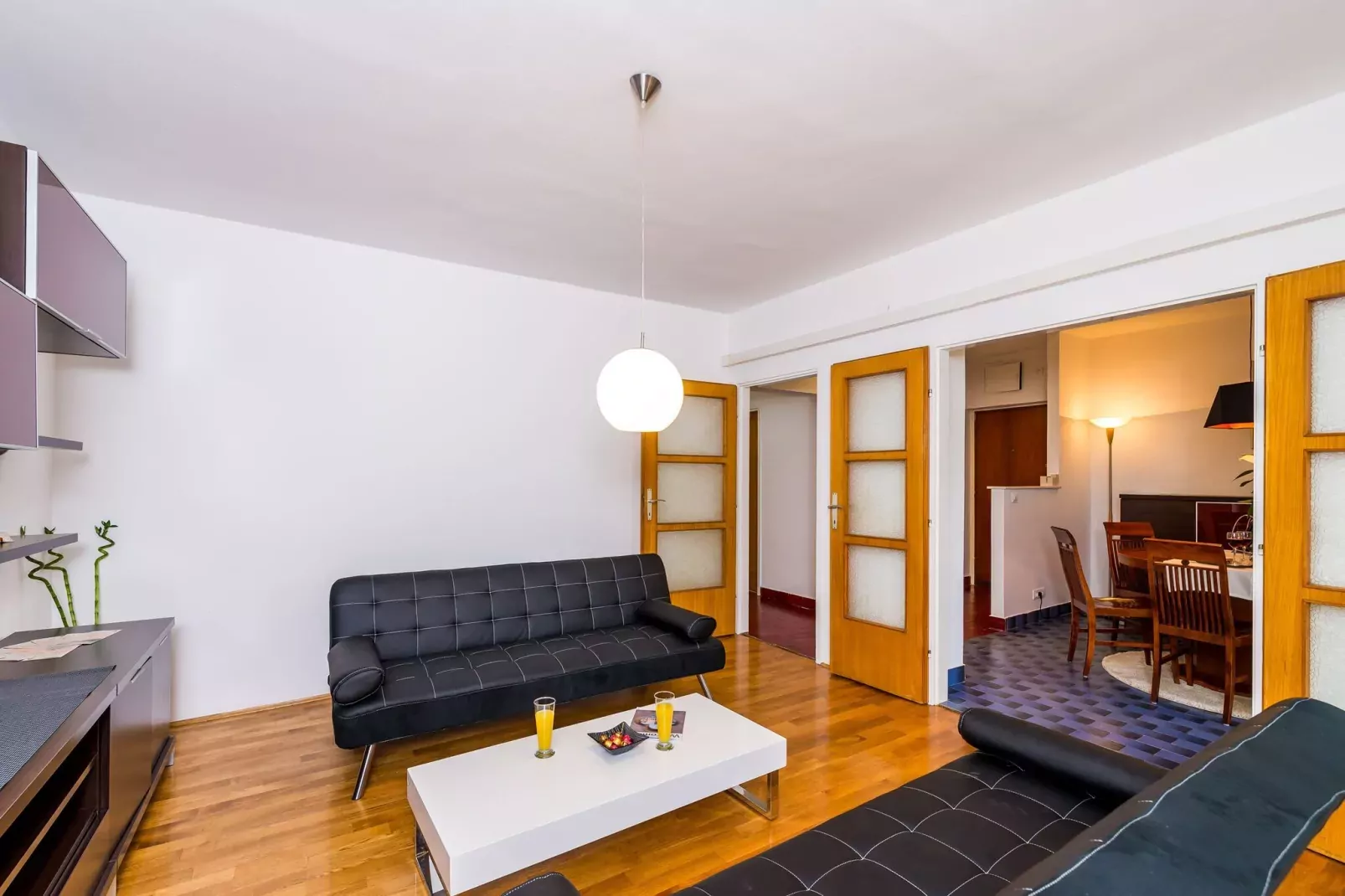 Apartment Valonija - Two Bedroom Apartment with Terrace and Garden View-Living room