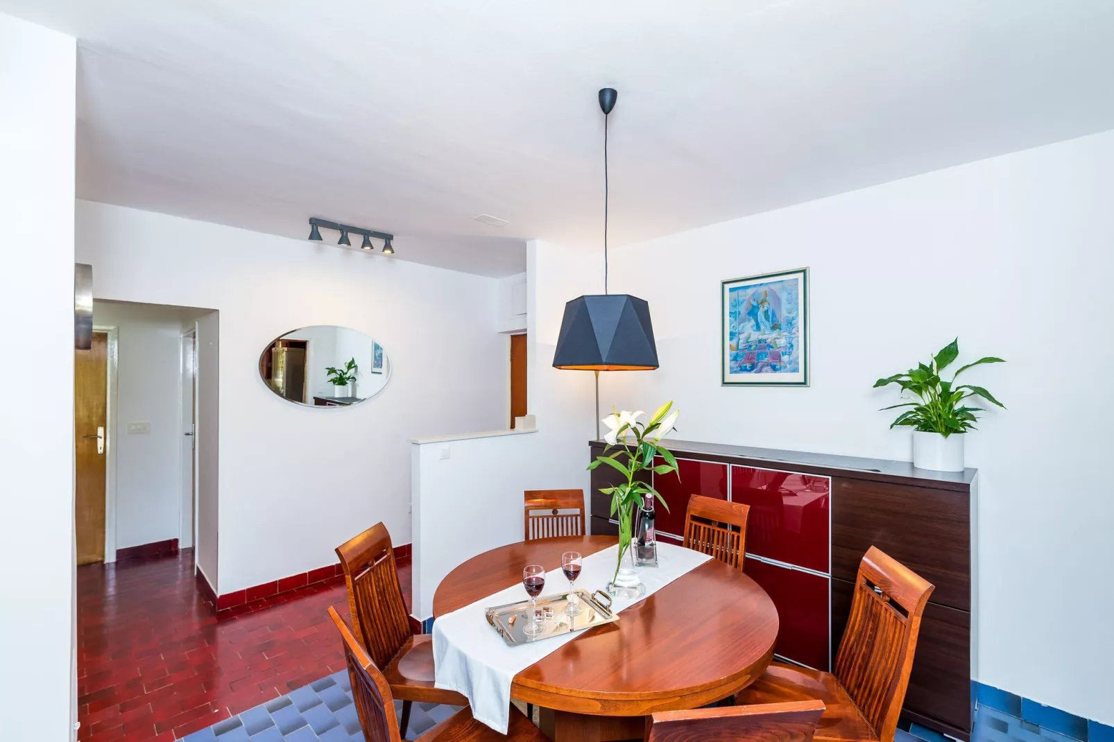 Apartment Valonija - Two Bedroom Apartment with Terrace and Garden View-Dining room