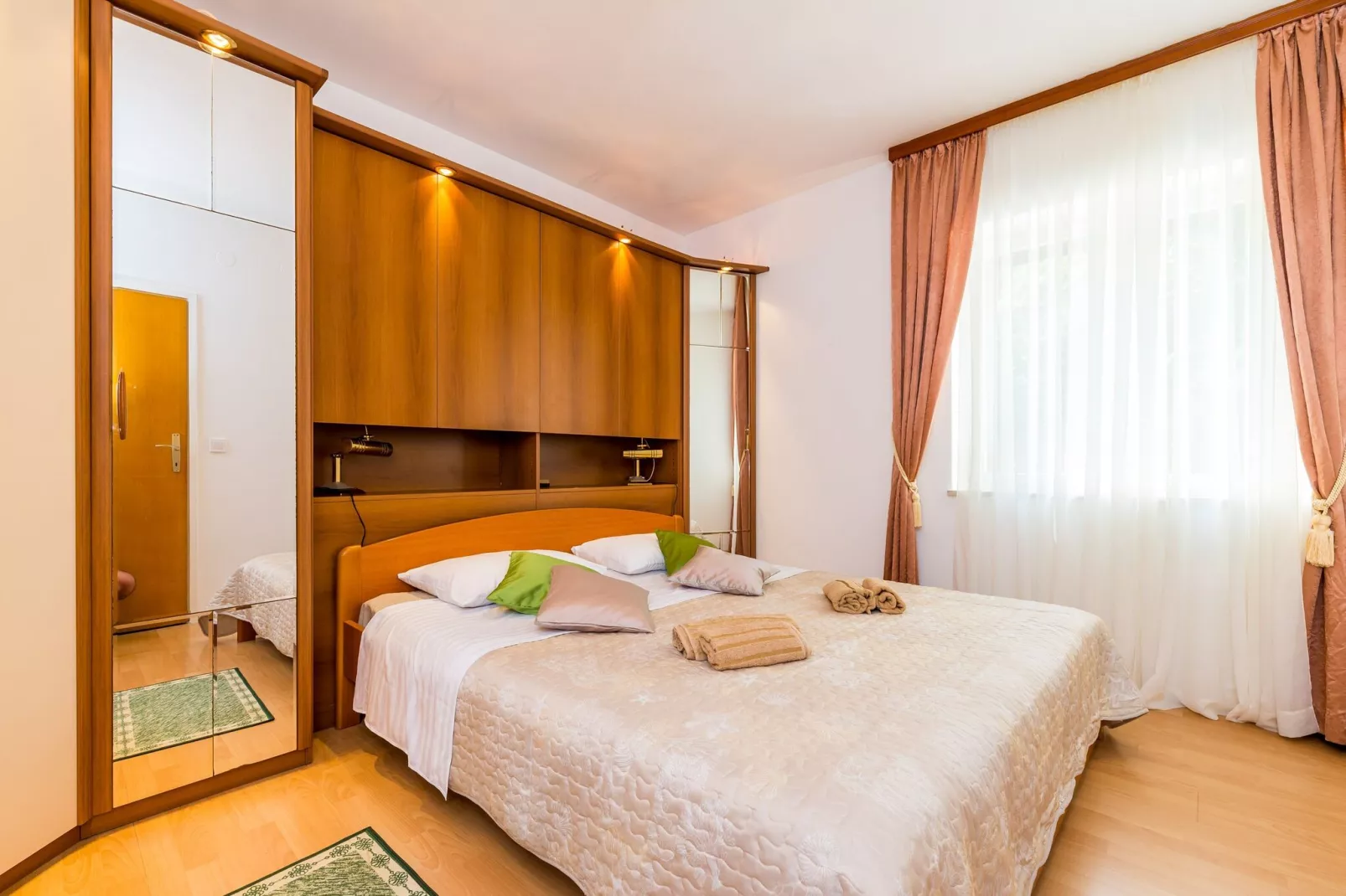 Apartment Valonija - Two Bedroom Apartment with Terrace and Garden View-Bedroom
