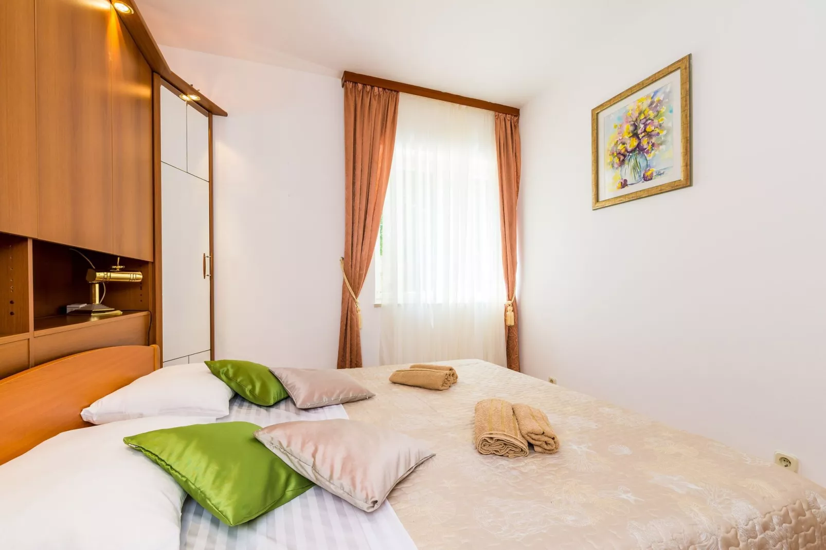 Apartment Valonija - Two Bedroom Apartment with Terrace and Garden View-Bedroom