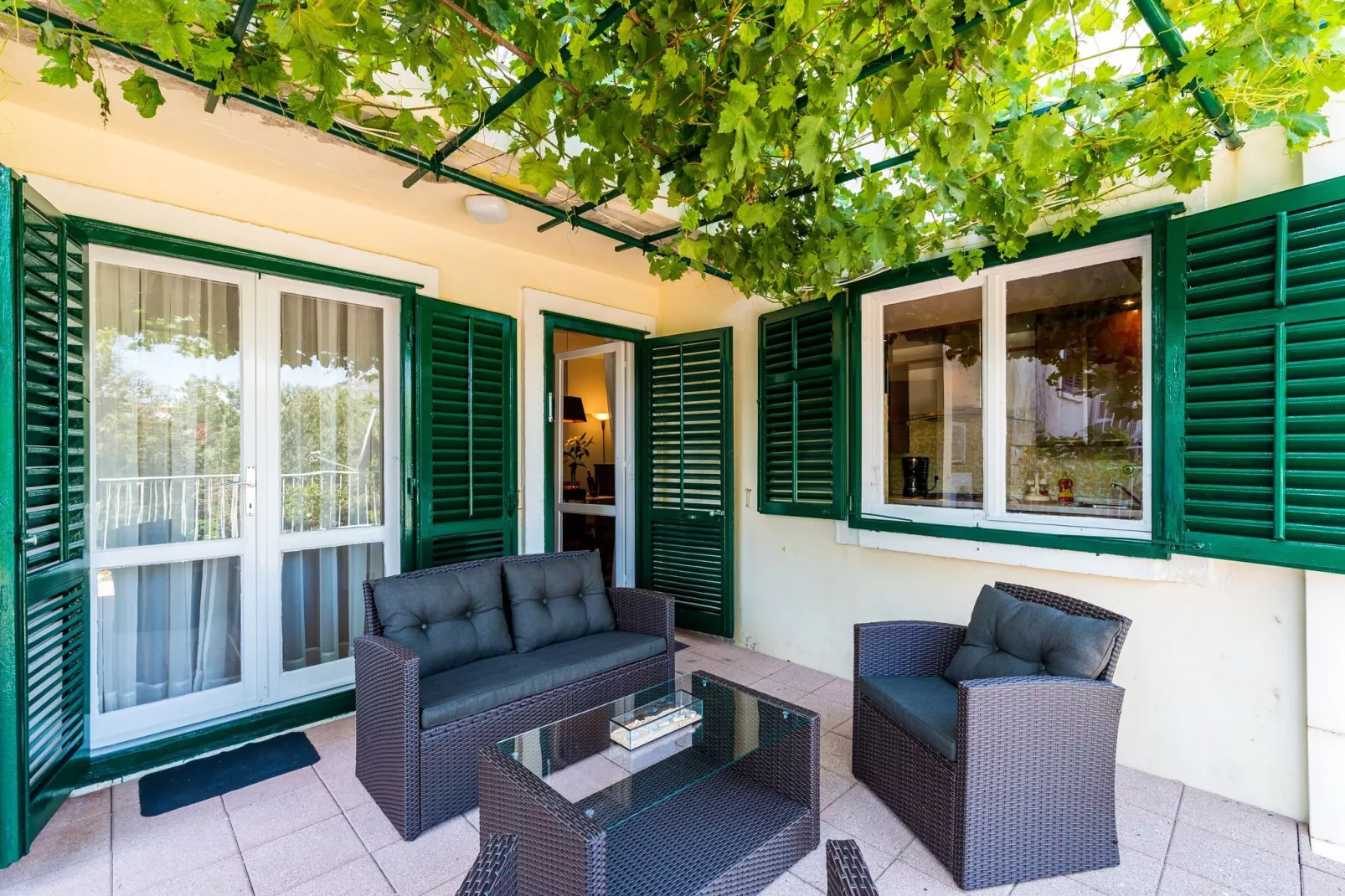 Apartment Valonija - Two Bedroom Apartment with Terrace and Garden View-Terrace