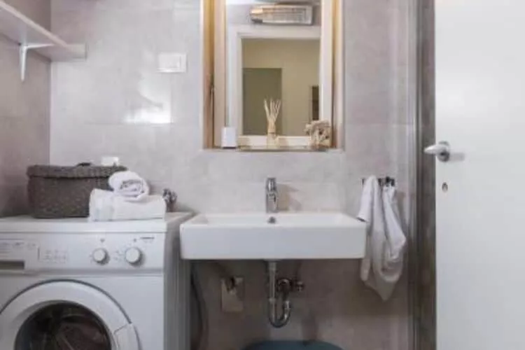 Apartment Hitri - One Bedroom Apartment with Terrace and Garden View-Bathroom