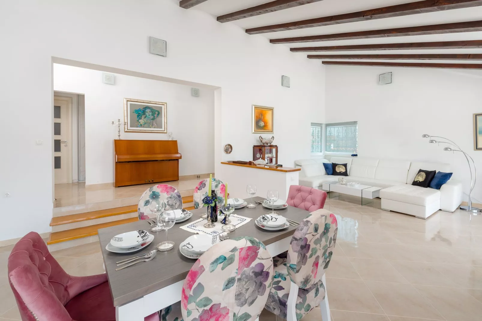 Villa Dea - Luxury Villa with Outdoor Swimming Pool-Salle à manger