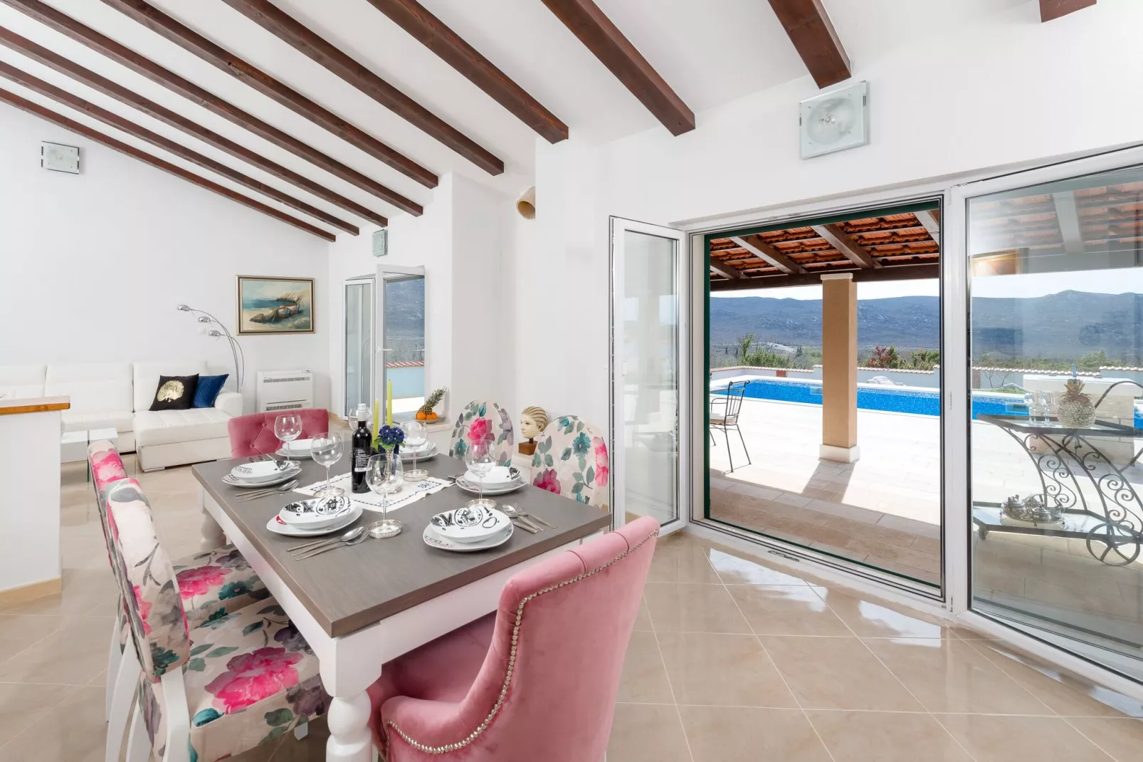 Villa Dea - Luxury Villa with Outdoor Swimming Pool-Salle à manger