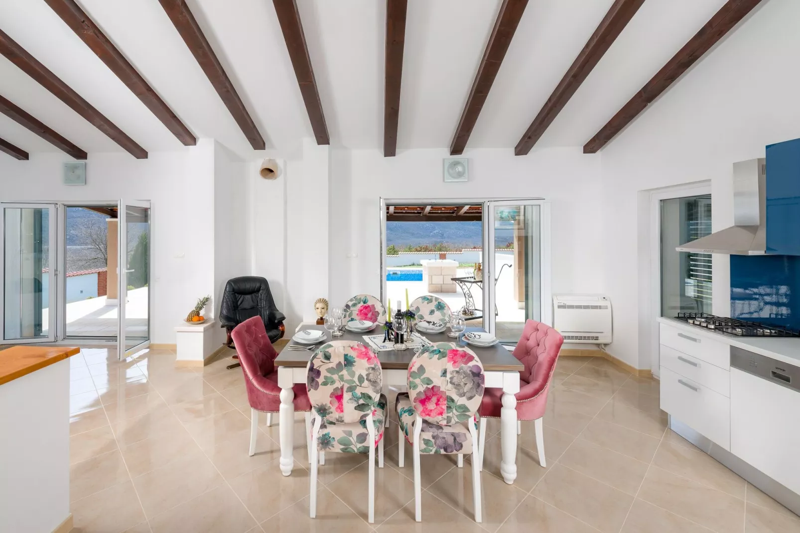 Villa Dea - Luxury Villa with Outdoor Swimming Pool-Salle à manger