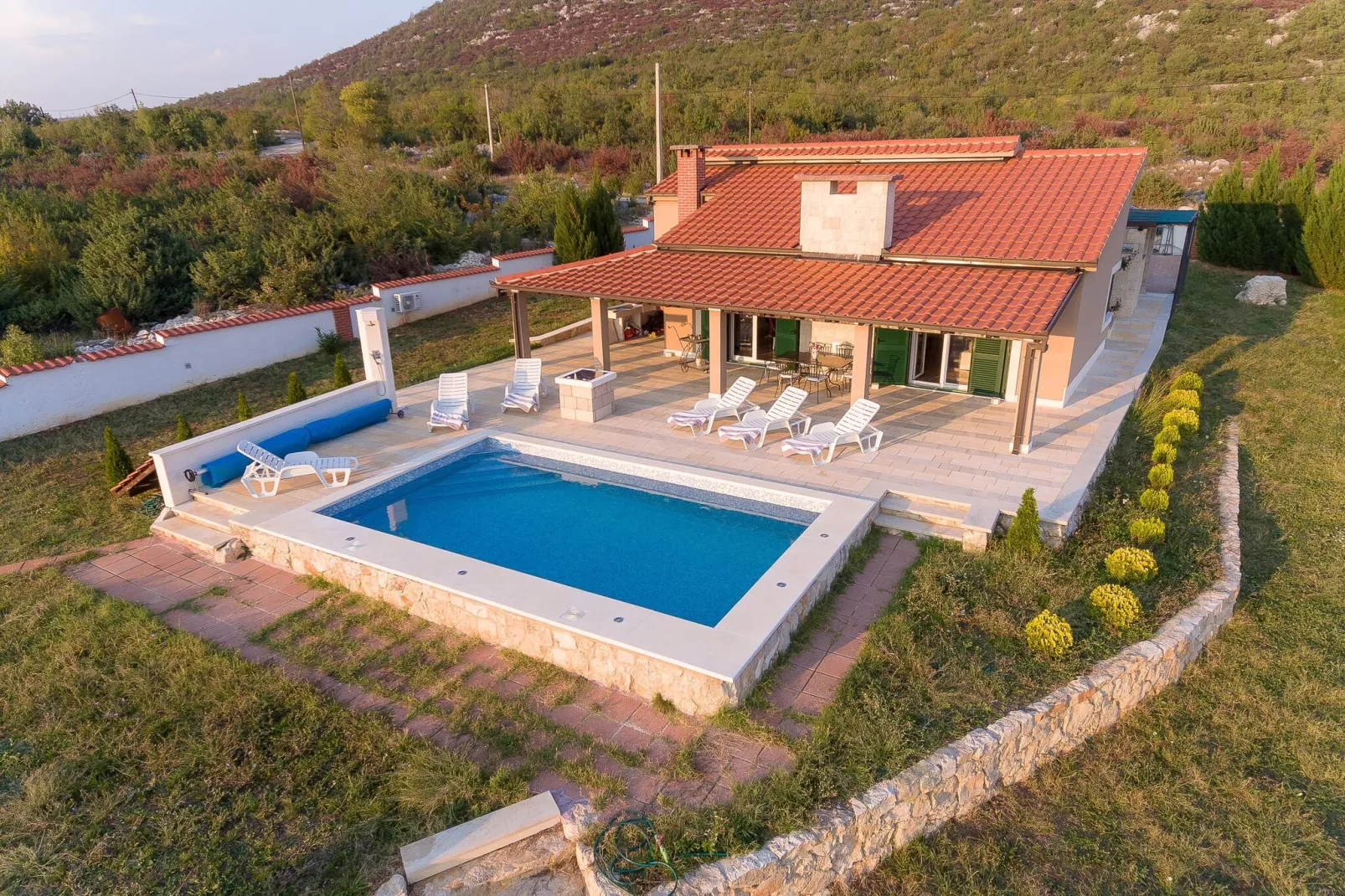 Villa Dea - Luxury Villa with Outdoor Swimming Pool-Piscine