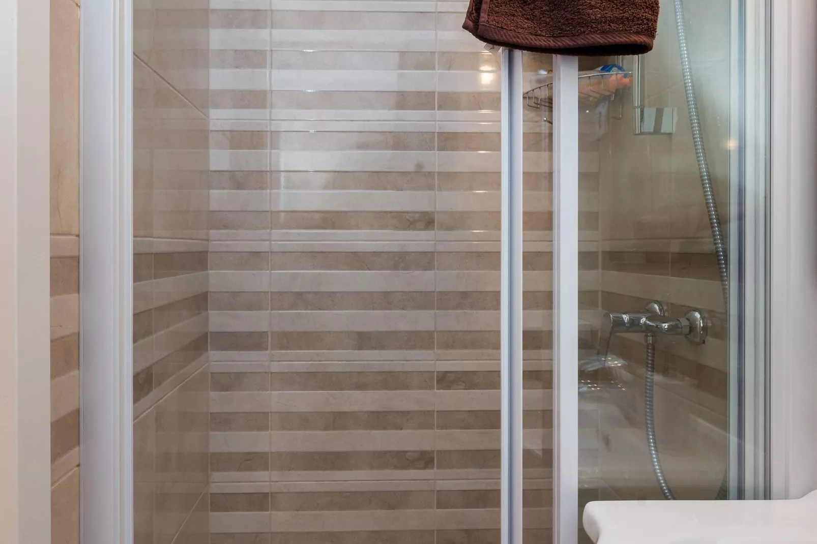 Apartment Ani - Two Bedroom Apartment with Terrace and Garden View-Bathroom
