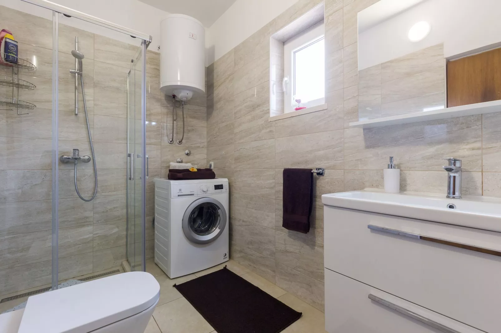 Apartment Ani - Two Bedroom Apartment with Terrace and Garden View-Bathroom