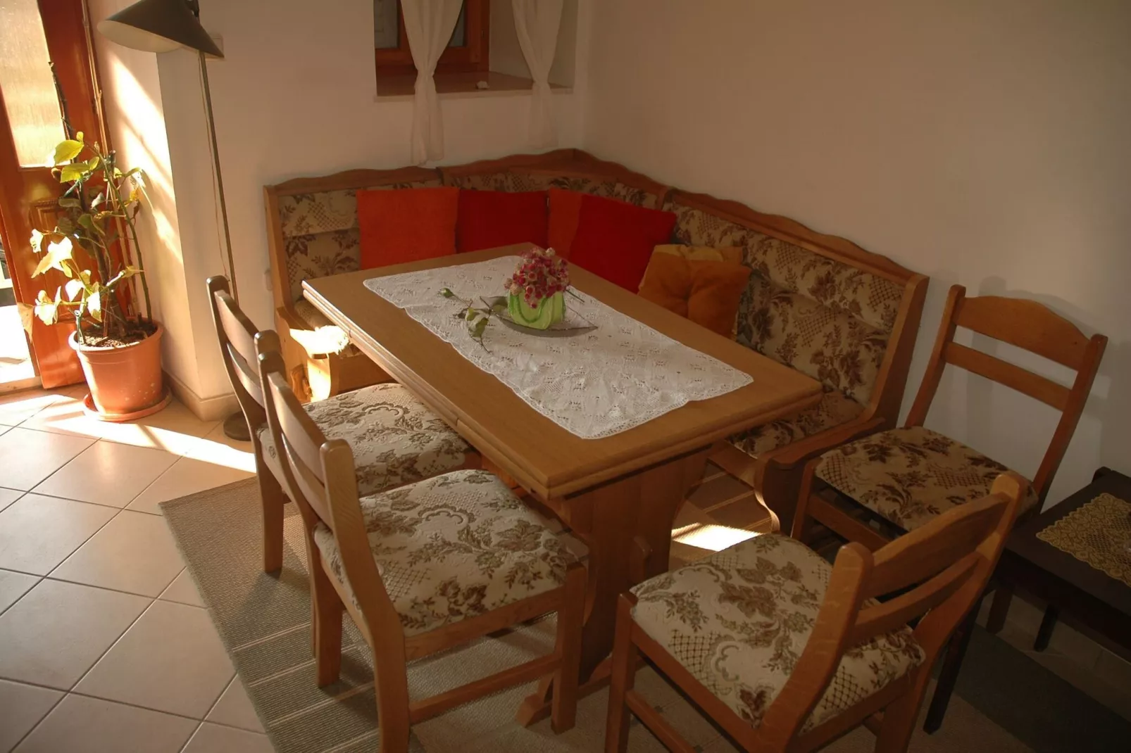 Apartment Vukorep - Two Bedroom Apartment with Terrace and Field View-Dining room