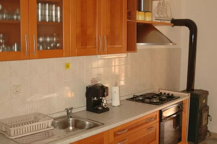 Apartment Vukorep - Two Bedroom Apartment with Terrace and Field View-Kitchen