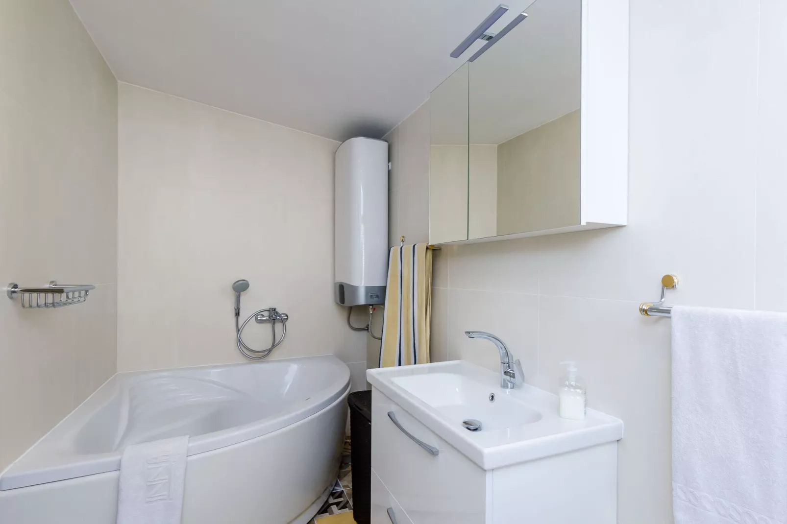Apartment & Room Sunset Beach - Double Room-Bathroom