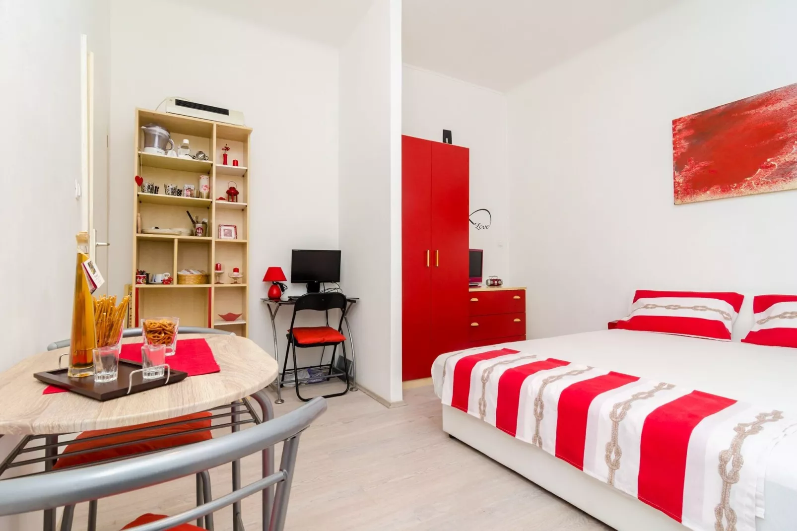 Apartment Caceris -  Comfort Studio Apartment with Terrace-Chambre