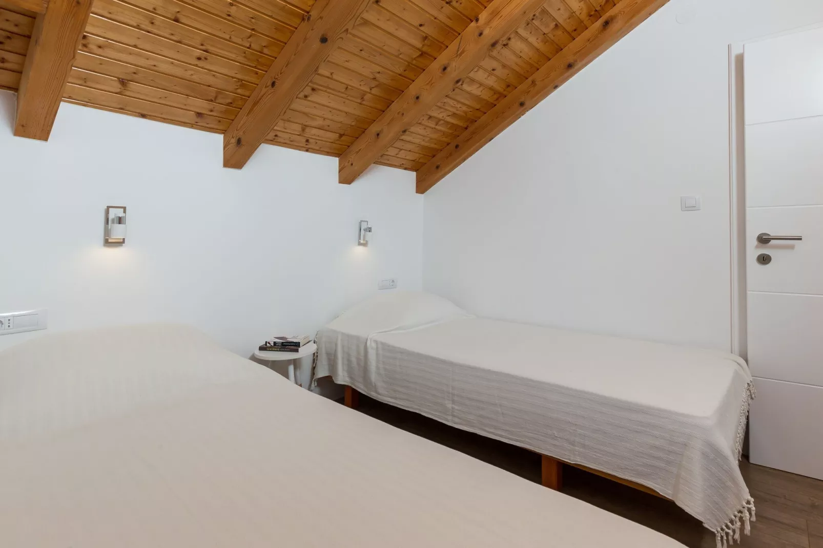 Apartment M&K - Two Bedroom Apartment with Balcony and Sea View-Bedroom