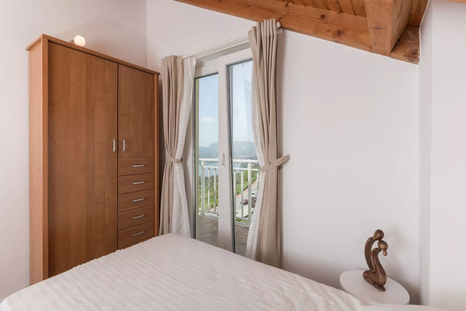 Apartment M&K - Two Bedroom Apartment with Balcony and Sea View-Bedroom