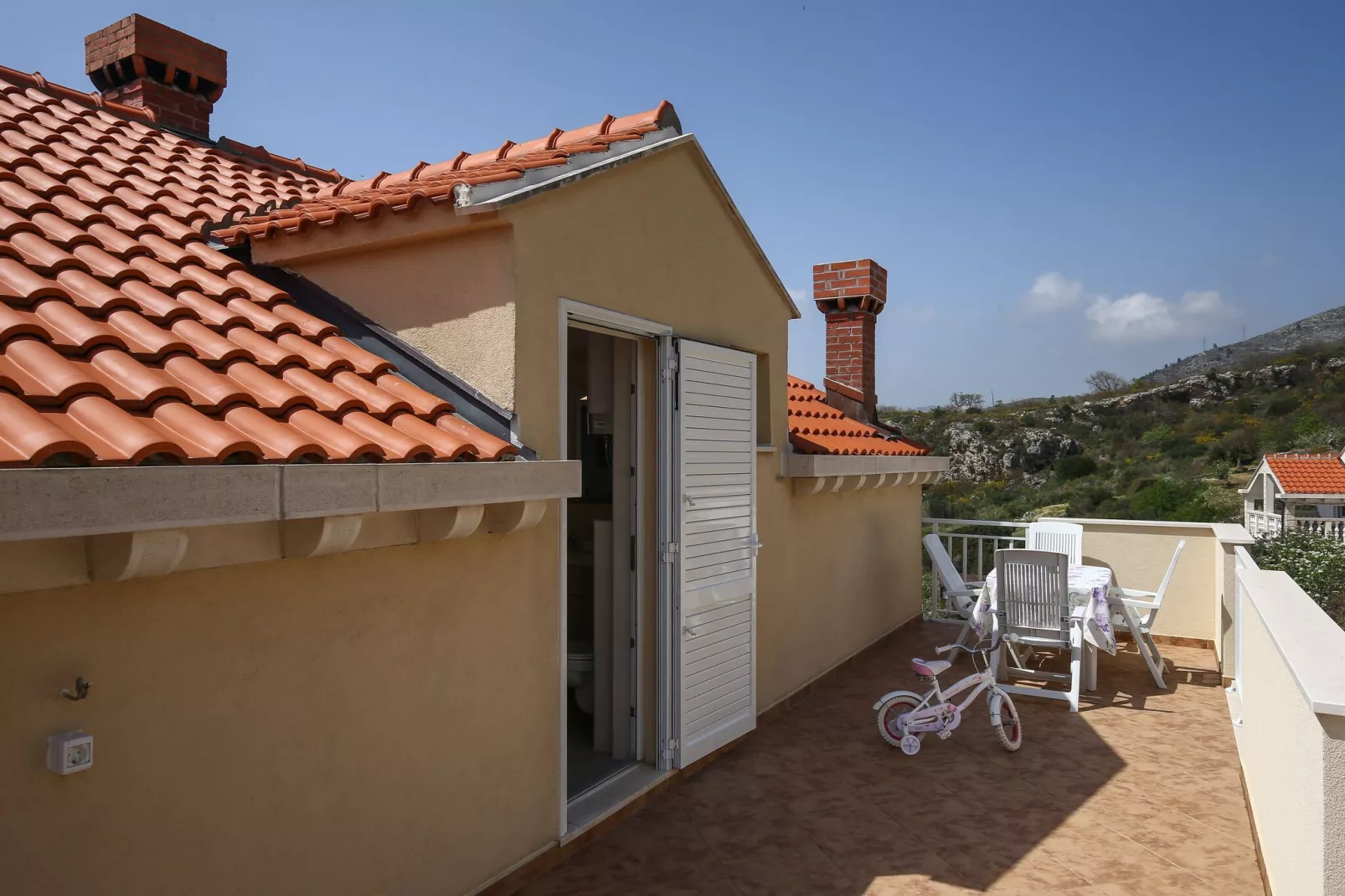 Apartment M&K - Two Bedroom Apartment with Balcony and Sea View-Terrace balcony