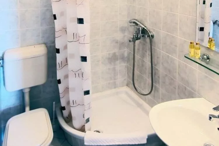 Apartments Sipa - Comfort Two Bedroom Apartment with Balcony and Sea View (Apartman B)-Bathroom