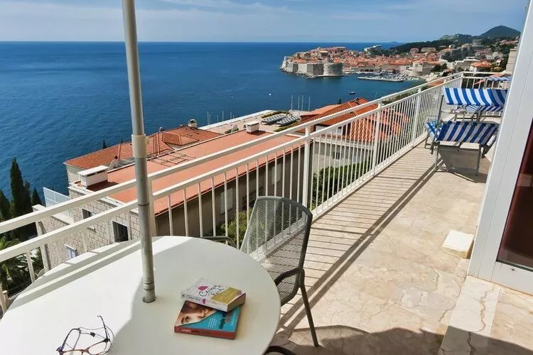 Apartments Sipa - Superior Two Bedroom Apartment with Balcony and Sea View (Apartman F)-Terrace balcony