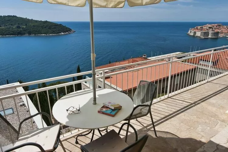 Apartments Sipa - Superior Two Bedroom Apartment with Balcony and Sea View (Apartman F)-Terrace balcony