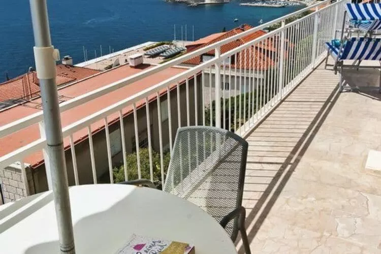 Apartments Sipa - Superior Two Bedroom Apartment with Balcony and Sea View (Apartman F)-Terrace balcony